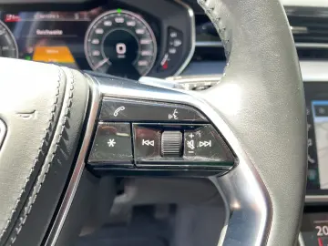 AUDI A8 60 TFSI e quattro Matrix B&O Pano 360 HuD