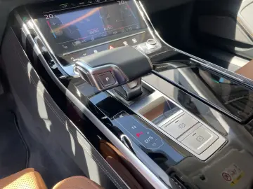 AUDI A8 60 TFSI e quattro Matrix B&O Pano 360 HuD