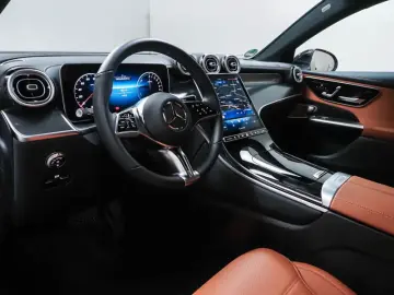 MERCEDES-BENZ GLC 300 e 4M Coupé Avantgarde Pano Bur…