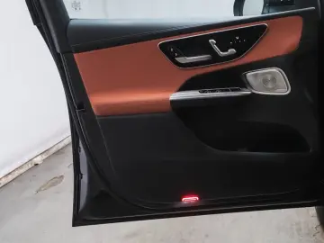 MERCEDES-BENZ GLC 300 e 4M Coupé Avantgarde Pano Bur…