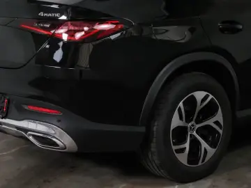 MERCEDES-BENZ GLC 300 e 4M Coupé Avantgarde Pano Bur…