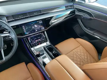 AUDI A8 50 TDI quattro S line PANO HUD STHZG AHK 360