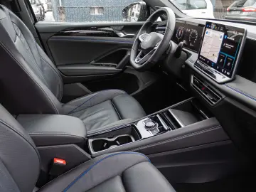 VW Tiguan 2.0 TSI DSG R-Line  Navi  Panoramadach  H