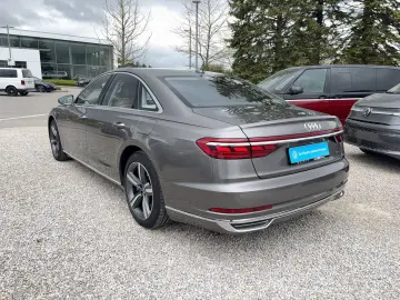 AUDI A8 60 eTFSI TV Pano Matrix 360 ACC Leder HUD