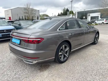 AUDI A8 60 eTFSI TV Pano Matrix 360 ACC Leder HUD