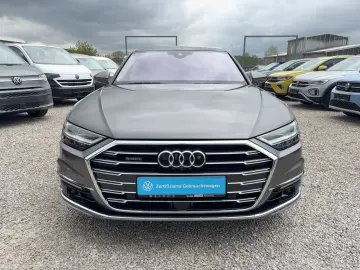 AUDI A8 60 eTFSI TV Pano Matrix 360 ACC Leder HUD