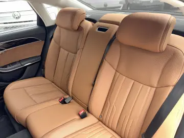 AUDI A8 60 eTFSI TV Pano Matrix 360 ACC Leder HUD