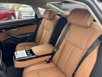AUDI A8 60 eTFSI TV Pano Matrix 360 ACC Leder HUD