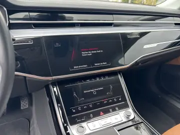 AUDI A8 60 eTFSI TV Pano Matrix 360 ACC Leder HUD