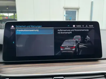 BMW 530e Limousine LC Prof. Head-Up ACC ParkAss 4x K
