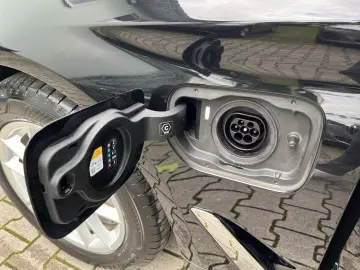 BMW 530e Limousine LC Prof. Head-Up ACC ParkAss 4x K