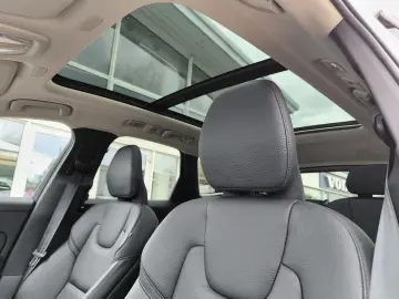 VOLVO XC60 T6 Plus Bright AWD Luftfahrwerk Pano AHK