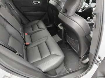 VOLVO XC60 T6 Plus Bright AWD Luftfahrwerk Pano AHK