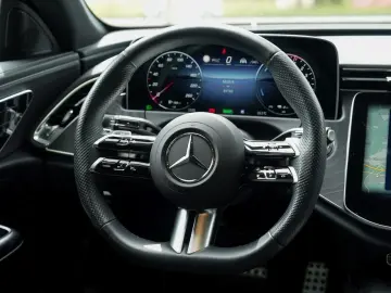 MERCEDES-BENZ E 300 de 4M AMG Line Advanced PanD Dis…