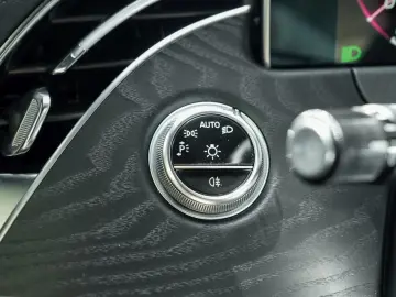 MERCEDES-BENZ E 300 de 4M AMG Line Advanced PanD Dis…