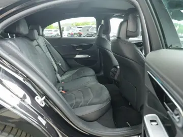 MERCEDES-BENZ E 300 de 4M AMG Line Advanced PanD Dis…