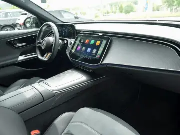 MERCEDES-BENZ E 300 de 4M AMG Line Advanced PanD Dis…