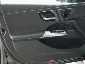 MERCEDES-BENZ E 300 de 4M AMG Line Advanced PanD Dis…