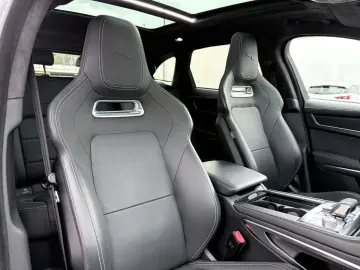 JAGUAR F-Pace R-Dynamic SE AWD PANO STANDH. MEMORY