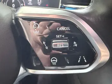 JAGUAR F-Pace R-Dynamic SE AWD PANO STANDH. MEMORY