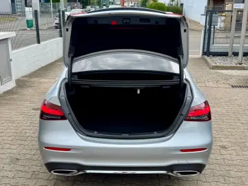MERCEDES-BENZ E 200 Lim. AMG-LINE KAM DIST LED SD WI…