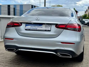 MERCEDES-BENZ E 200 Lim. AMG-LINE KAM DIST LED SD WI…