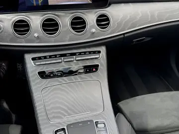 MERCEDES-BENZ E 200 Lim. AMG-LINE KAM DIST LED SD WI…