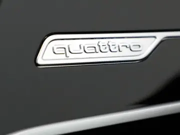 AUDI A6 Limousine 45 TFSI quattro S line AHK Stdhz