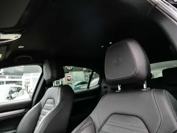 ALFA ROMEO Stelvio Veloce Q4 AHK-el. klappb. El. Fondsitzve