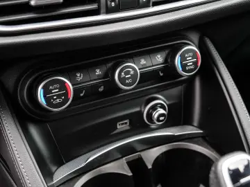 ALFA ROMEO Stelvio Veloce Q4 AHK-el. klappb. El. Fondsitzve