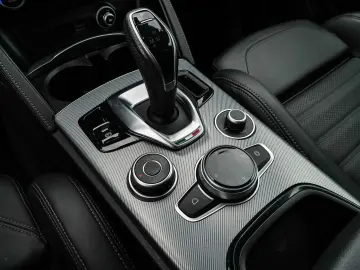 ALFA ROMEO Stelvio Veloce Q4 AHK-el. klappb. El. Fondsitzve