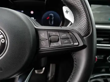 ALFA ROMEO Stelvio Veloce Q4 AHK-el. klappb. El. Fondsitzve