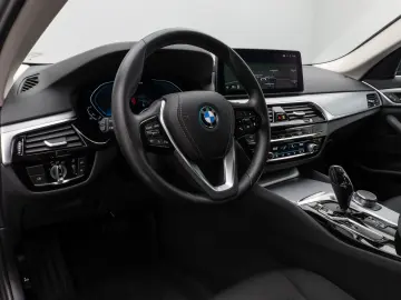 BMW 520e Kamera DAB Sport Klima-4Zonen Alarm ParkAss