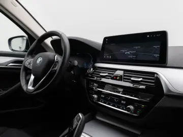 BMW 520e Kamera DAB Sport Klima-4Zonen Alarm ParkAss