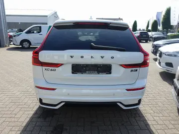 VOLVO XC60 Black Edition Ultra B5 AWD B&W Massage AHK