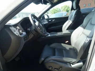 VOLVO XC60 Black Edition Ultra B5 AWD B&W Massage AHK