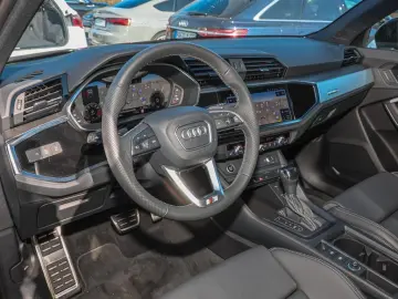 AUDI Q3 45 TFSI quattro INTERIEUR-S-LINE MATRIX NAVI