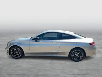 MERCEDES-BENZ C Coupe 220d AMG-Line Multibeam Distro…