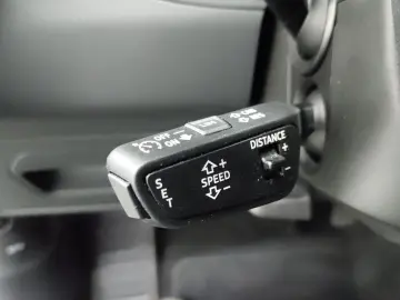 AUDI A6 40 TDI ADVANCED TV ST.HEIZ MATRIX SPORTSITZE