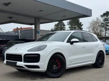 PORSCHE Cayenne GTS PANO BOSE LHZ MEMORY PORSCHEGARANTIE