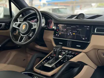 PORSCHE Cayenne GTS PANO BOSE LHZ MEMORY PORSCHEGARANTIE
