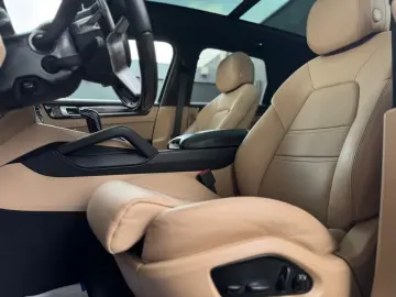 PORSCHE Cayenne GTS PANO BOSE LHZ MEMORY PORSCHEGARANTIE