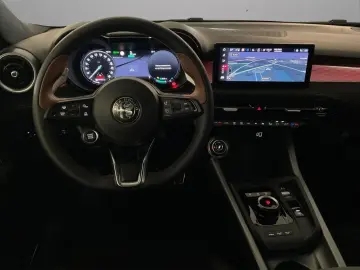 ALFA ROMEO Tonale Intensa PHEV Allrad Tieferlegung Spurverb