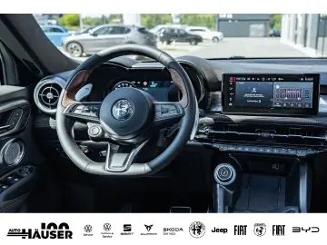 ALFA ROMEO Tonale MY25 INTENSA 1.3 PHEV Q4 PANO EL. HECKKL.