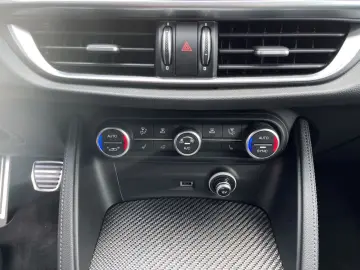 ALFA ROMEO Stelvio Quadrifoglio Evoluzione AKRAPOVIC 21