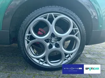 ALFA ROMEO Tonale Veloce Q4 Hybrid 280 Automatik  Navi SHZ