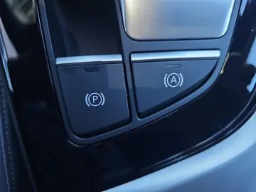 AUDI A4 Avant 40 TDI qu S line S-tr. HUD Pano B&O