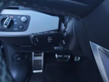 AUDI A4 Avant 40 TDI qu S line S-tr. HUD Pano B&O