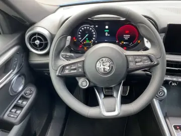 ALFA ROMEO Tonale VELOCE 1.3T MultiAir Plug-In Hybrid 206kW