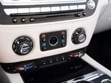 ROLLS ROYCE Dawn 6.6 V12